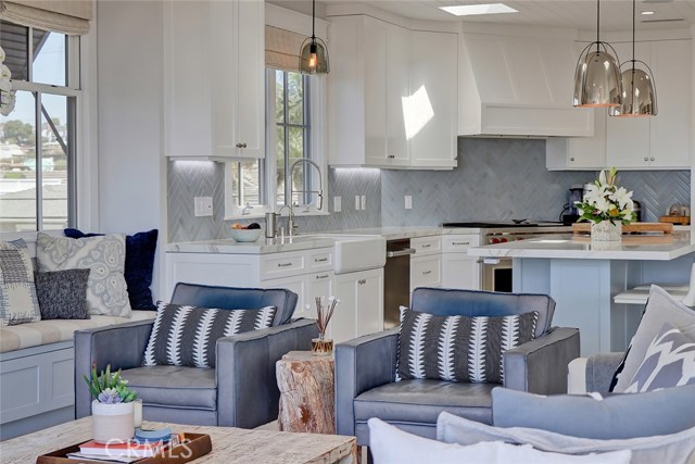 304 3rd Street, Manhattan Beach, California 90266, 4 Bedrooms Bedrooms, ,3 BathroomsBathrooms,Residential,Sold,3rd,SB19234721