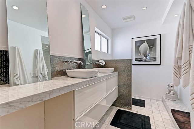 1818 Spreckels Lane, Redondo Beach, California 90278, 4 Bedrooms Bedrooms, ,3 BathroomsBathrooms,Residential,Sold,Spreckels,SB17228588