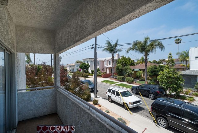 1326 Owosso Avenue, Hermosa Beach, California 90254, 4 Bedrooms Bedrooms, ,3 BathroomsBathrooms,Residential,Sold,Owosso,SB18170594