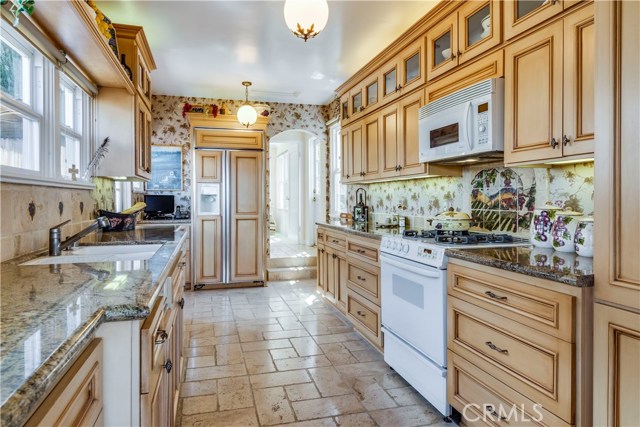 624 Via Del Monte, Palos Verdes Estates, California 90274, 5 Bedrooms Bedrooms, ,2 BathroomsBathrooms,Residential,Sold,Via Del Monte,PV19216741