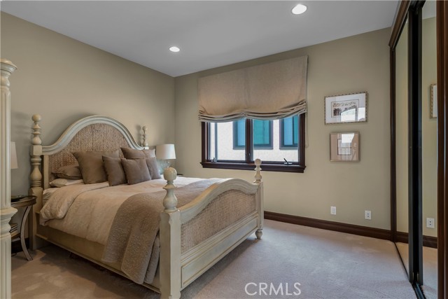 583 35th Street, Manhattan Beach, California 90266, 4 Bedrooms Bedrooms, ,1 BathroomBathrooms,Residential,Sold,35th,SB21141914