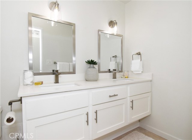 531 Esplanade, Redondo Beach, California 90277, 2 Bedrooms Bedrooms, ,2 BathroomsBathrooms,Residential,Sold,Esplanade,SB20162975