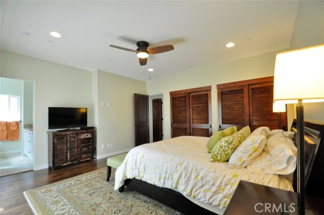 121 Guadalupe Avenue, Redondo Beach, California 90277, 4 Bedrooms Bedrooms, ,3 BathroomsBathrooms,Residential,Sold,Guadalupe,SB18068766