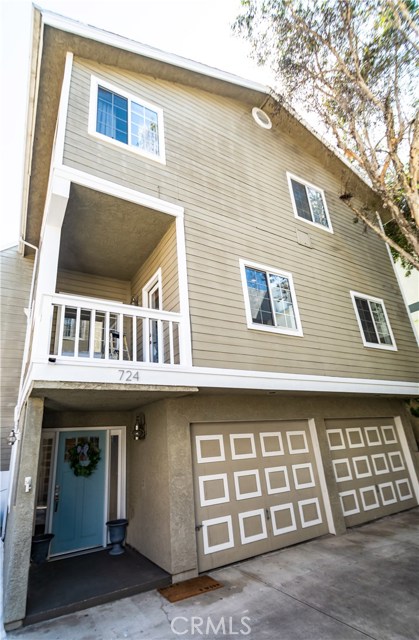 724 9TH, Hermosa Beach, California 90254, 4 Bedrooms Bedrooms, ,2 BathroomsBathrooms,Residential,Sold,9TH,SB19071398