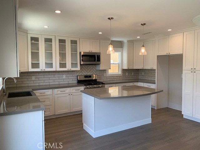 Kitchen with full appliance package.