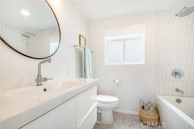 2nd level full bath hallway.