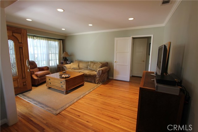 1216 18th Street, Manhattan Beach, California 90266, 3 Bedrooms Bedrooms, ,1 BathroomBathrooms,Residential,Sold,18th,SB19080474