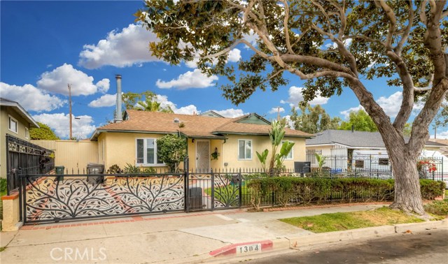 1304 Firmona Avenue, Redondo Beach, California 90278, 4 Bedrooms Bedrooms, ,2 BathroomsBathrooms,Residential,Sold,Firmona,SB20046150