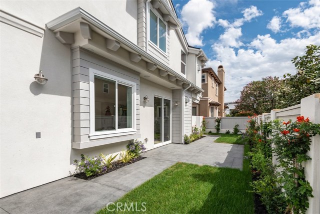 2410 Huntington Lane, Redondo Beach, California 90278, 4 Bedrooms Bedrooms, ,3 BathroomsBathrooms,Residential,Sold,Huntington,PV18242056