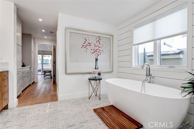 436 27th Street, Manhattan Beach, California 90266, 4 Bedrooms Bedrooms, ,4 BathroomsBathrooms,Residential,Sold,27th,SB20086504