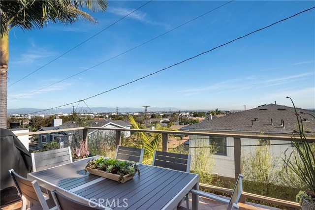 2112 Magnolia Avenue, Manhattan Beach, California 90266, 4 Bedrooms Bedrooms, ,2 BathroomsBathrooms,Residential,Sold,Magnolia,SB20010453