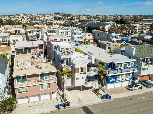 228 Manhattan Avenue, Hermosa Beach, California 90254, 3 Bedrooms Bedrooms, ,3 BathroomsBathrooms,Residential,Sold,Manhattan,PV18057092