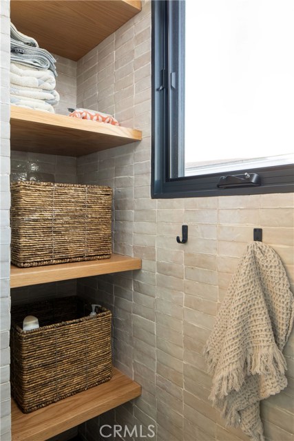 3528 Poinsettia Avenue, Manhattan Beach, California 90266, 3 Bedrooms Bedrooms, ,2 BathroomsBathrooms,Residential,Sold,Poinsettia,SB18281926