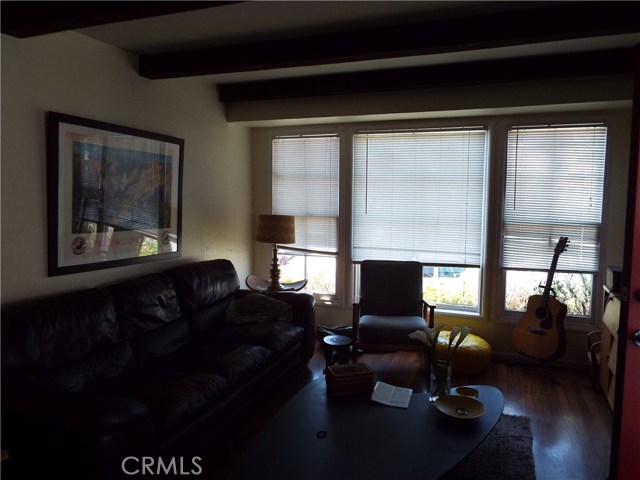 1162 Chestnut Avenue, Manhattan Beach, California 90266, 3 Bedrooms Bedrooms, ,1 BathroomBathrooms,Residential,Sold,Chestnut,SB17073344