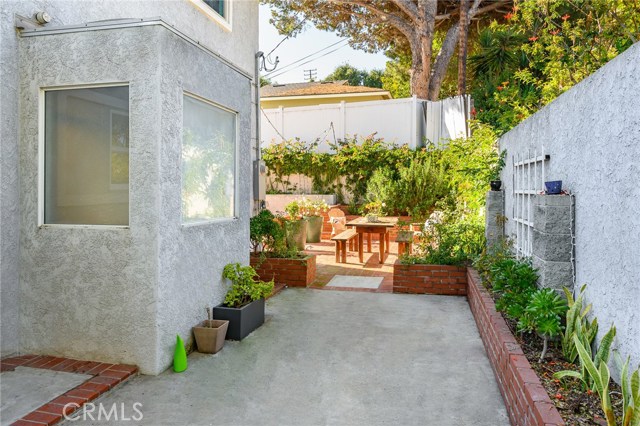 501 Green Lane, Redondo Beach, California 90278, 4 Bedrooms Bedrooms, ,2 BathroomsBathrooms,Residential,Sold,Green Lane,SB20035611