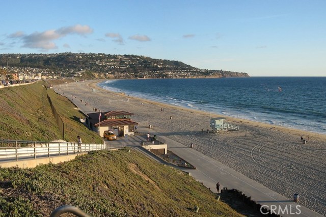 1031 Avenue D, Redondo Beach, California 90277, 3 Bedrooms Bedrooms, ,1 BathroomBathrooms,Residential,Sold,Avenue D,SB19263186