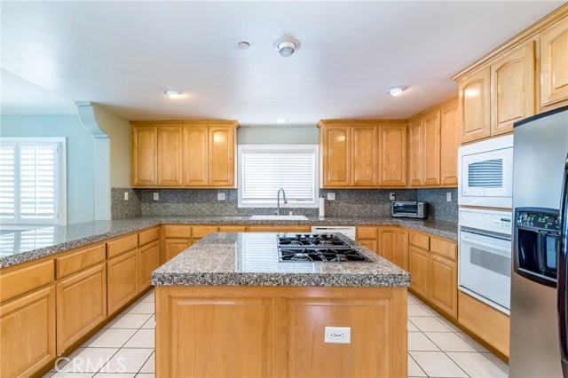 221 Lucia Avenue, Redondo Beach, California 90277, 3 Bedrooms Bedrooms, ,2 BathroomsBathrooms,Residential,Sold,Lucia,PV18060127