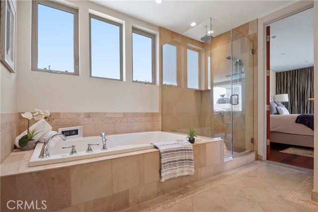 315 Gull Street, Manhattan Beach, California 90266, 4 Bedrooms Bedrooms, ,3 BathroomsBathrooms,Residential,Sold,Gull,SB21098673