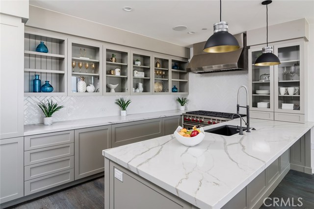 1121 Manhattan Ave, Hermosa Beach, California 90254, 4 Bedrooms Bedrooms, ,2 BathroomsBathrooms,Residential,Sold,Manhattan Ave,SB18116434