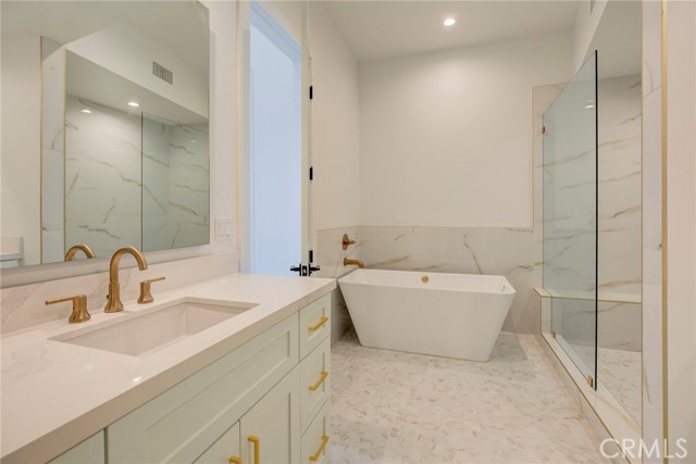 2004 Grant Avenue, Redondo Beach, California 90278, 4 Bedrooms Bedrooms, ,5 BathroomsBathrooms,Residential,Sold,Grant,PV19036343