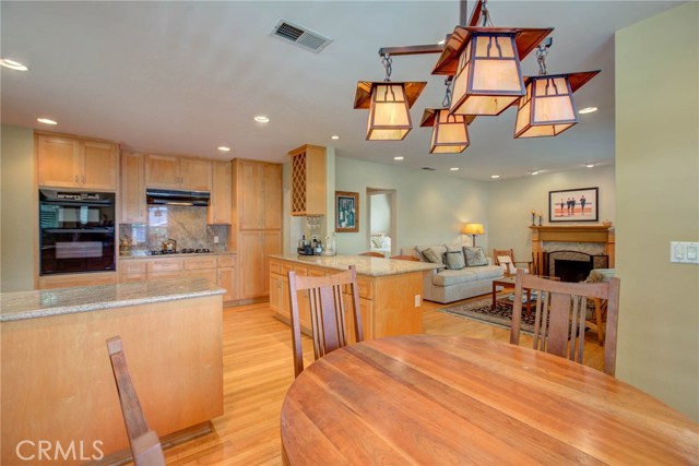 590 33rd Street, Manhattan Beach, California 90266, 3 Bedrooms Bedrooms, ,2 BathroomsBathrooms,Residential,Sold,33rd,SB19174873