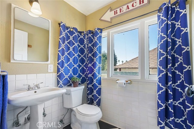 528 Garnet Street, Redondo Beach, California 90277, 4 Bedrooms Bedrooms, ,1 BathroomBathrooms,Residential,Sold,Garnet,PV19254861