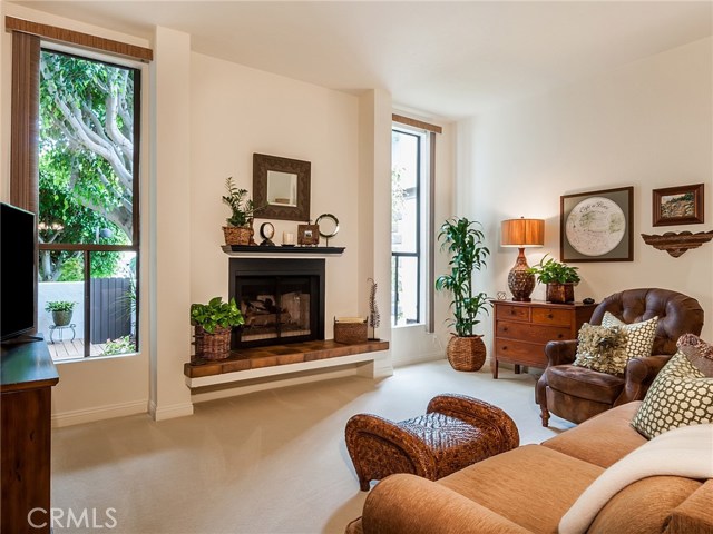 317 Broadway, Redondo Beach, California 90277, 3 Bedrooms Bedrooms, ,2 BathroomsBathrooms,Residential,Sold,Broadway,SB17224085