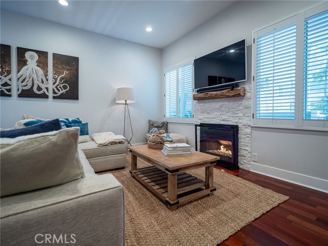 1304 12th Street, Manhattan Beach, California 90266, 2 Bedrooms Bedrooms, ,2 BathroomsBathrooms,Residential,Sold,12th,SB20056135