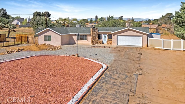 Detail Gallery Image 1 of 1 For 8942 Peach Ave, Hesperia,  CA 92345 - 2 Beds | 2 Baths
