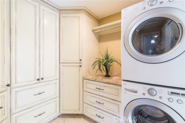 Walk-In Pantry/Laundry Room Walk-In Pantry/Laundry Room