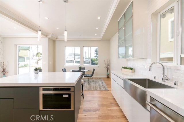 2213 Speyer Lane, Redondo Beach, California 90278, 4 Bedrooms Bedrooms, ,3 BathroomsBathrooms,Residential,Sold,Speyer,SB18079012