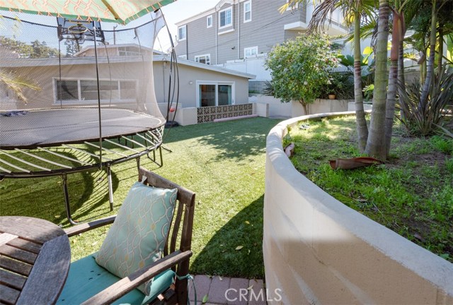 2105 Walnut Avenue, Manhattan Beach, California 90266, 4 Bedrooms Bedrooms, ,2 BathroomsBathrooms,Residential,Sold,Walnut,SB19018685
