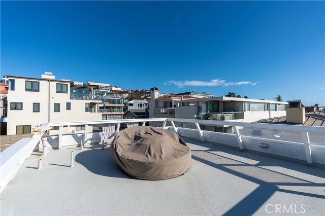 113 30th Place, Manhattan Beach, California 90266, 2 Bedrooms Bedrooms, ,2 BathroomsBathrooms,Residential,Sold,30th,SB21040269