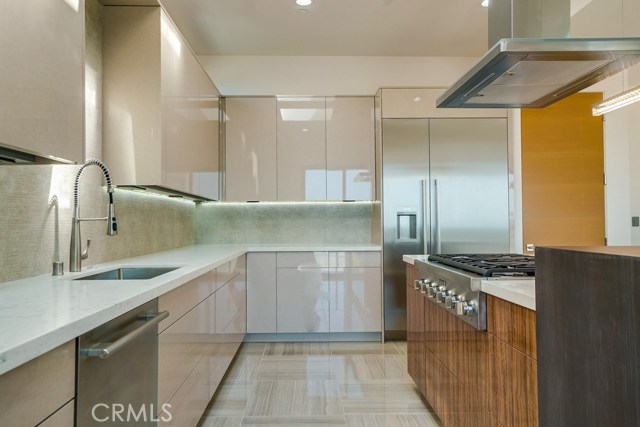 521 Helberta Avenue, Redondo Beach, California 90277, 4 Bedrooms Bedrooms, ,3 BathroomsBathrooms,Residential,Sold,Helberta,SB19088015