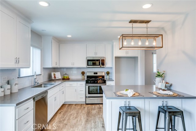 719 Prospect Avenue, Redondo Beach, California 90277, 4 Bedrooms Bedrooms, ,1 BathroomBathrooms,Residential,Sold,Prospect,SB19099865