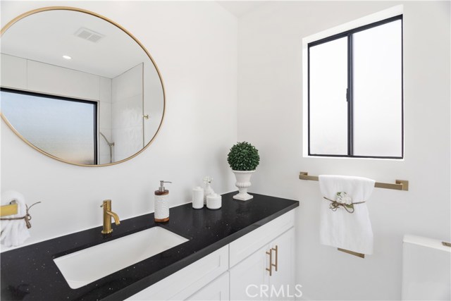 1447 Manhattan Beach Boulevard, Manhattan Beach, California 90266, 3 Bedrooms Bedrooms, ,2 BathroomsBathrooms,Residential,Sold,Manhattan Beach,OC20214796