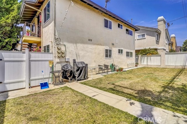 2204 Voorhees Avenue, Redondo Beach, California 90278, ,Residential Income,Sold,Voorhees,SB21134968