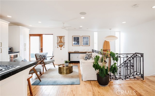 225 1st Street, Manhattan Beach, California 90266, 3 Bedrooms Bedrooms, ,Residential,Sold,1st,SB20187308