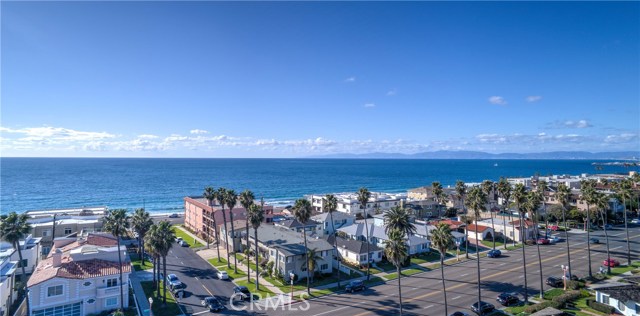 202 Avenue H, Redondo Beach, California 90277, 4 Bedrooms Bedrooms, ,3 BathroomsBathrooms,Residential,Sold,Avenue H,SB18040165