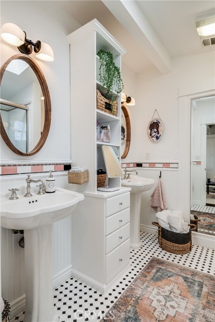 524 4th Street, Manhattan Beach, California 90266, 4 Bedrooms Bedrooms, ,2 BathroomsBathrooms,Residential,Sold,4th,SB21061545
