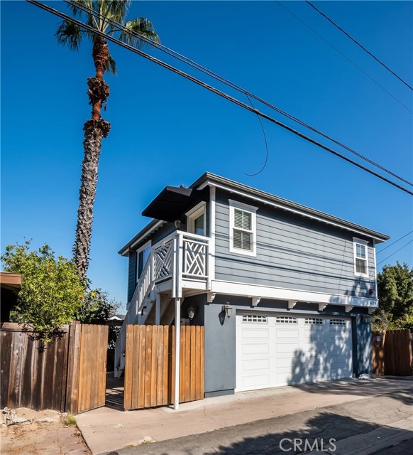628 35th Street, Manhattan Beach, California 90266, 4 Bedrooms Bedrooms, ,2 BathroomsBathrooms,Residential,Sold,35th,SB19257457