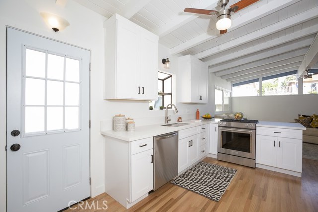 1116 2nd Street, Hermosa Beach, California 90254, 3 Bedrooms Bedrooms, ,1 BathroomBathrooms,Residential,Sold,2nd,SB20030434