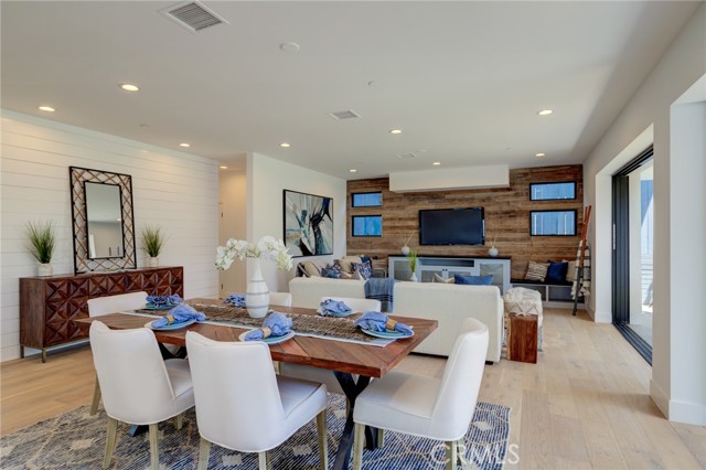 1130 21st Street, Manhattan Beach, California 90266, 5 Bedrooms Bedrooms, ,4 BathroomsBathrooms,Residential,Sold,21st,SB21098347