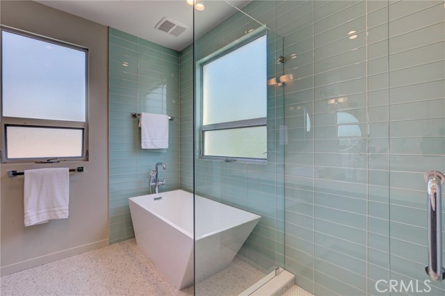 102 Prospect Avenue, Redondo Beach, California 90277, 3 Bedrooms Bedrooms, ,1 BathroomBathrooms,Residential,Sold,Prospect,SB19223229