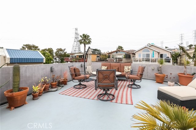 812 Juanita Avenue, Redondo Beach, California 90277, 5 Bedrooms Bedrooms, ,4 BathroomsBathrooms,Residential,Sold,Juanita,SB17114453