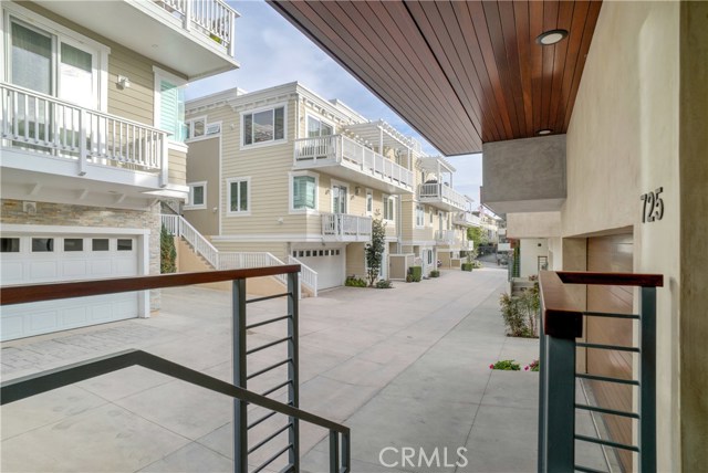 725 21st Street, Hermosa Beach, California 90254, 3 Bedrooms Bedrooms, ,2 BathroomsBathrooms,Residential,Sold,21st,SB18015003