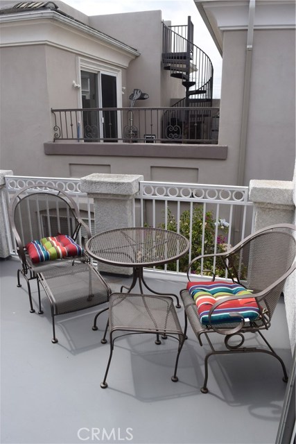 720 Lucia Avenue, Redondo Beach, California 90277, 5 Bedrooms Bedrooms, ,3 BathroomsBathrooms,Residential,Sold,Lucia,SB17080801