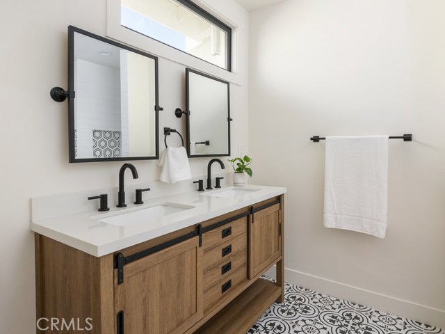 513 Avenue F, Redondo Beach, California 90277, 4 Bedrooms Bedrooms, ,1 BathroomBathrooms,Residential,Sold,Avenue F,SB20151396