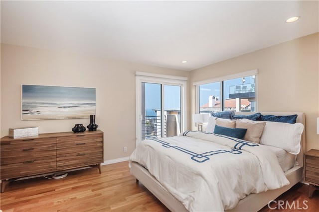 4021 Crest Drive, Manhattan Beach, California 90266, 2 Bedrooms Bedrooms, ,2 BathroomsBathrooms,Residential,Sold,Crest,SB20222826