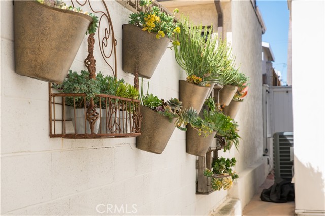 1705 Marshallfield Lane, Redondo Beach, California 90278, 4 Bedrooms Bedrooms, ,2 BathroomsBathrooms,Residential,Sold,Marshallfield,SB21036062